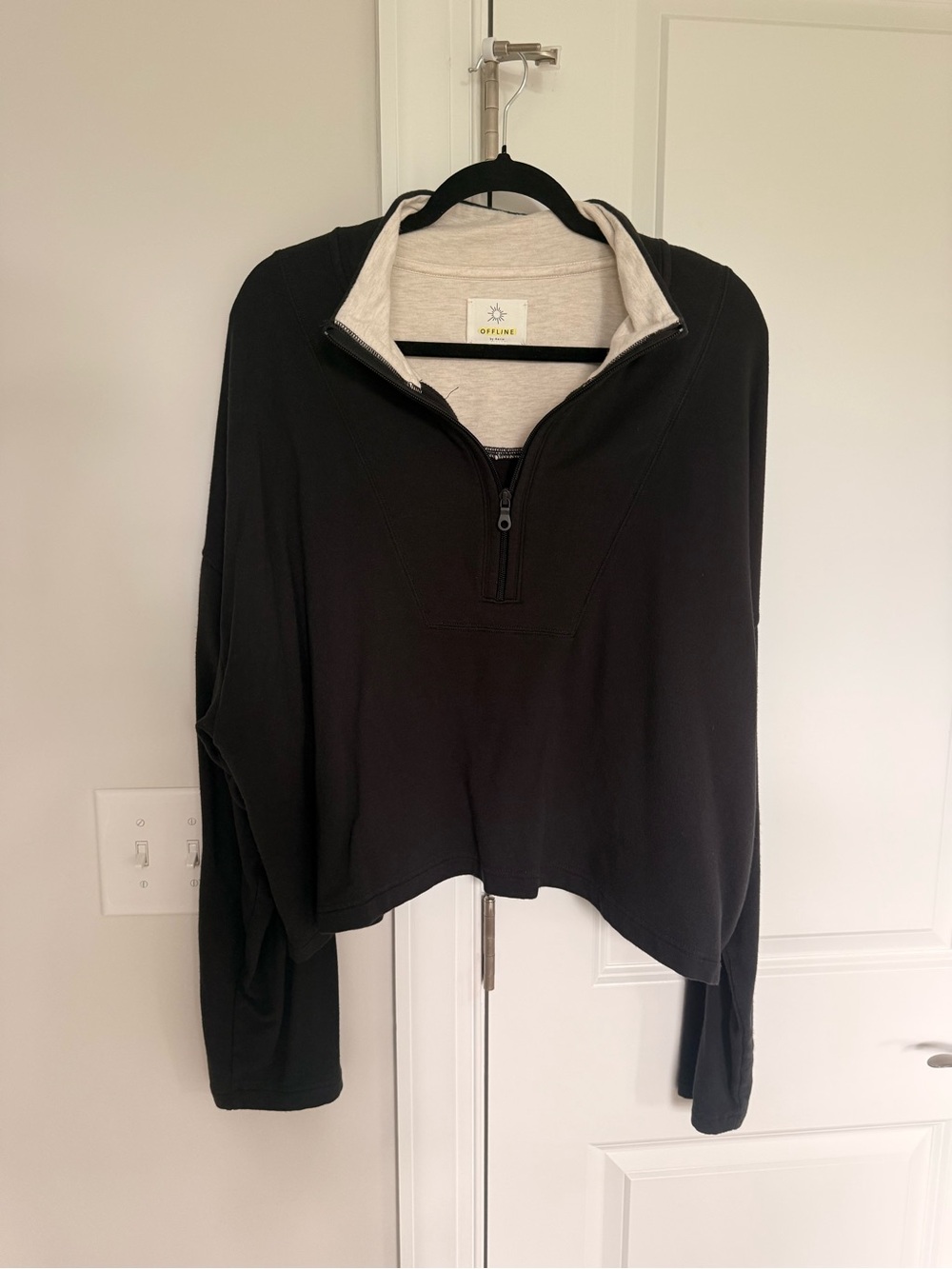 aerie Black Cropped Half-Zip Sweatshirt with Cream Lining